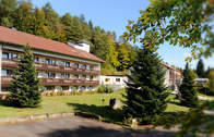 Hausansicht des Hotel Martinshof im Bayerischen Wald (Hausansicht des Hotels Martinshof im Bayerischen Wald.)