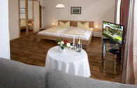Große und helle Hotelzimmer (Moderne Hotelzimmer erwarten Sie im Hotel Zum Goldenen Anker.)